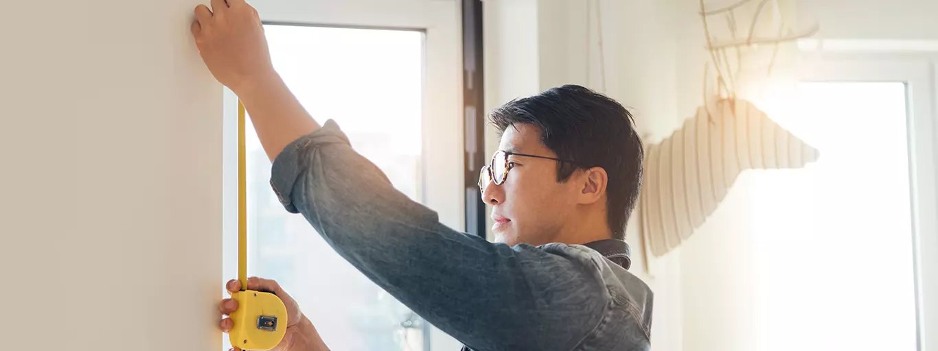 Como pintar parede escura de branco? Confira o passo a passo