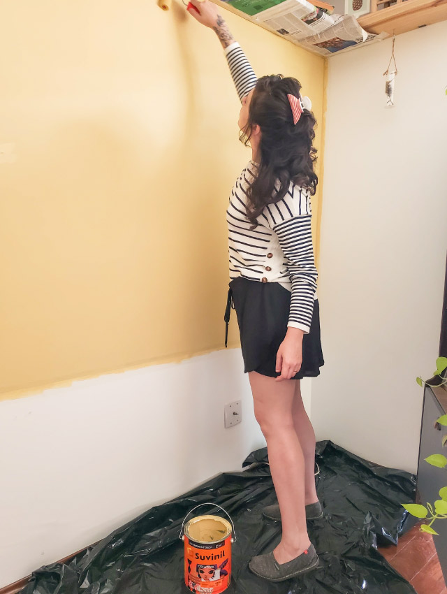 Imagem de pessoa pintando
