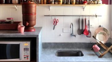 Veja como criar uma cozinha de duas cores e confira inspiraç
