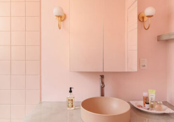 banheiro pintado com rosa delicado