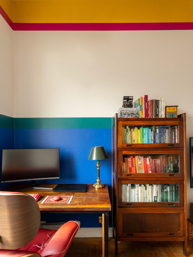 escritório decorado com cores nas paredes representando cores com i