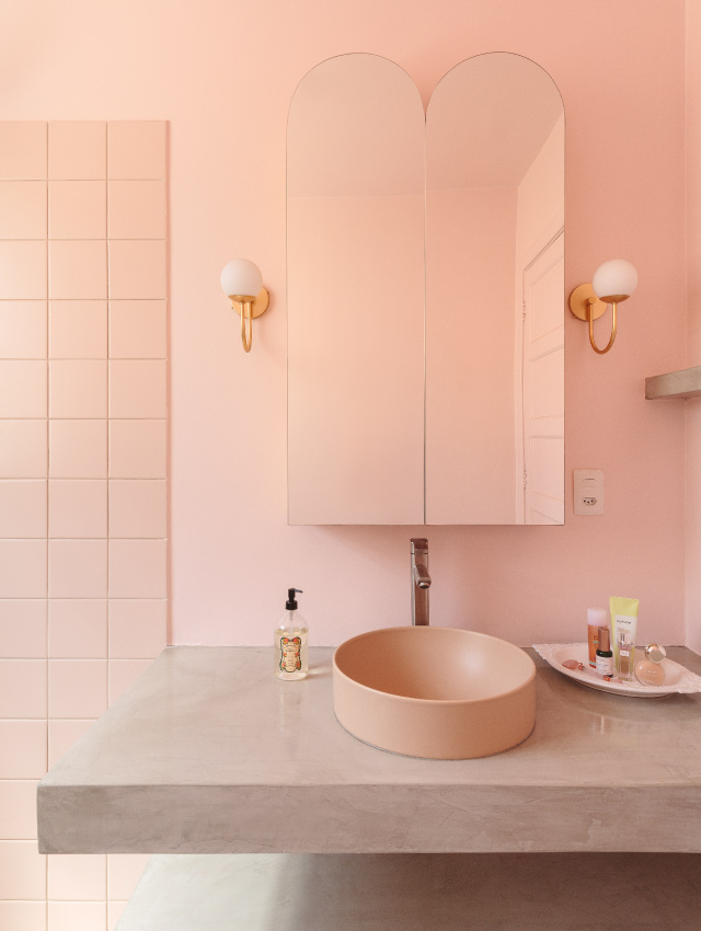 Imagem de um banheiro rosa