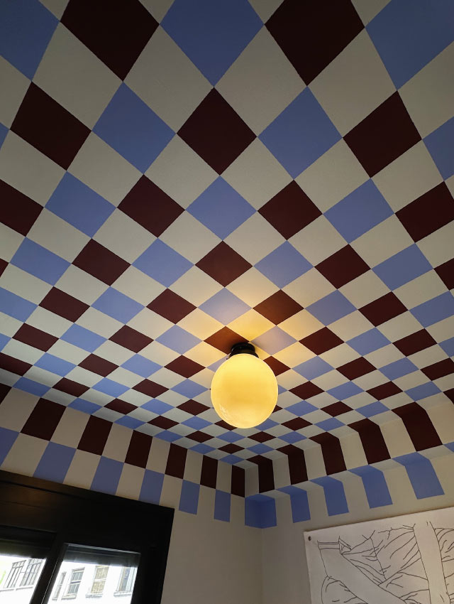 Imagem de pintura com fita-crepe para quarto